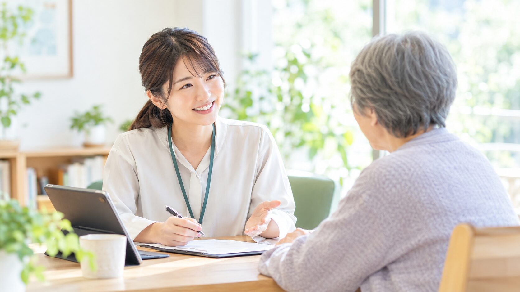 ケアマネジャーがご本人・ご家族の相談に応じるイメージ